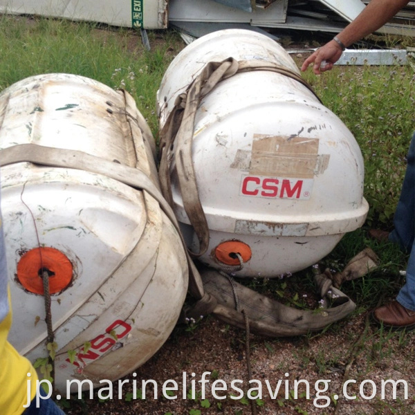 ソラの救命装置は、販売のためにマリンファイバーグラスの囲まれたライフボートを使用しました